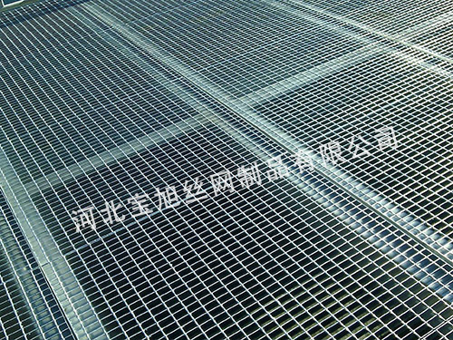 新疆熱鍍鋅平臺(tái)鋼格板案例.jpg